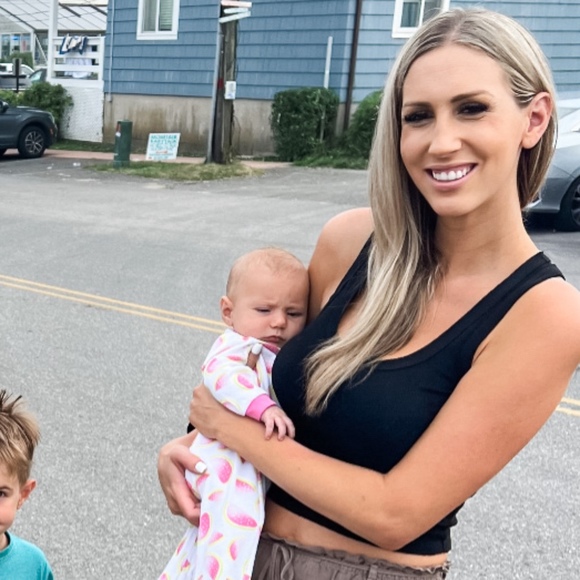 Meet your Posher, Christina - Picture 1 of 1